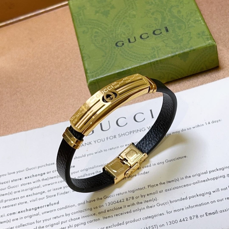 G*u*i bracelets